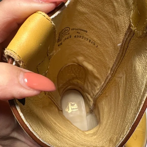 Justin Boots Yellow Heeled Leather Boots - Picture 4 of 4
